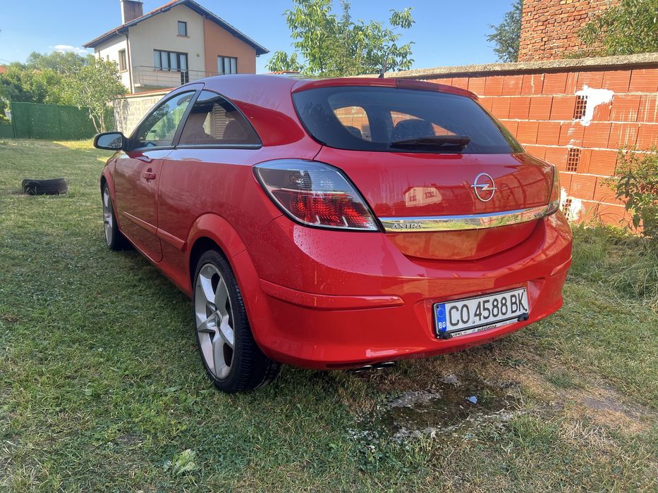 Продавам Opel Astra GTC 1,7