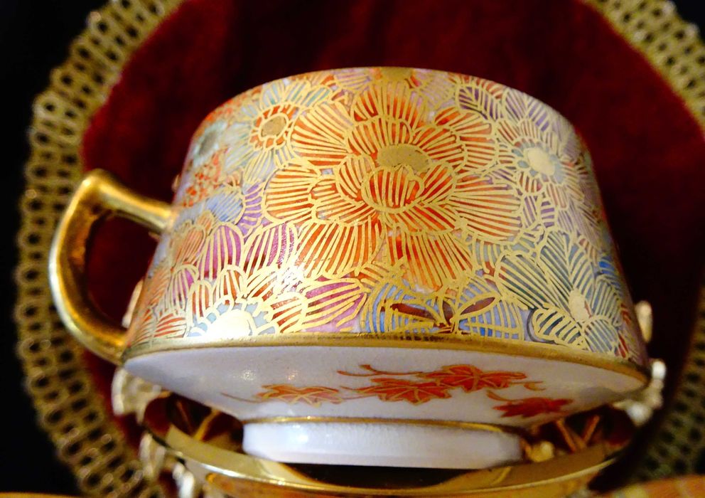 Чаша с чинии японски порцелан Satsuma Shosan Meiji,злато.