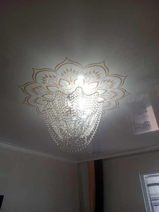 Люстра золотистый тюльпан