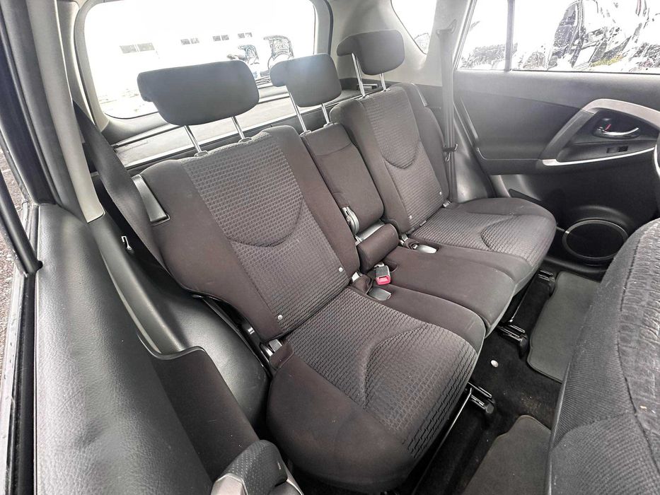 Продава се на части: Toyota RAV4 2.2 D-4D 136 к.с., 2007 г ръчка