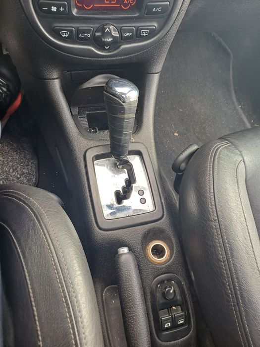 Dezmembrez Peugeot 206 cc 1,6 benzina 109 cp cod motor NFU