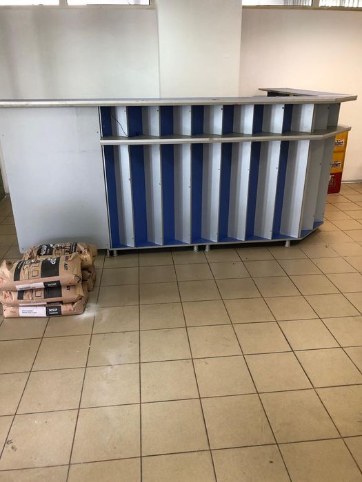 Bar gri albastru 3,1m x 1.8m 500 ron