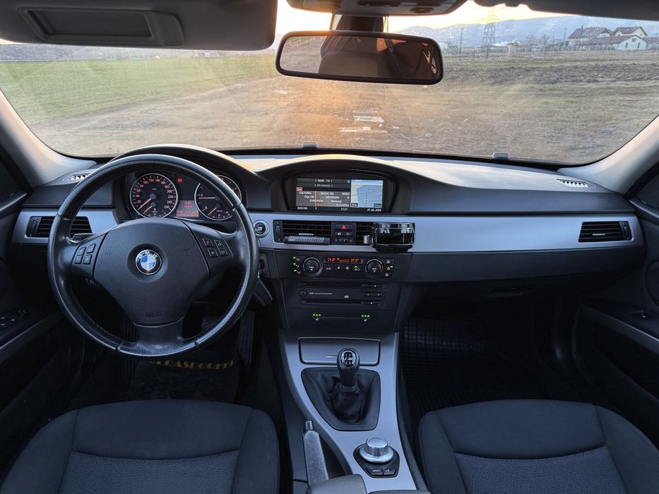 BMW Seria 3 // 2.0D M47 // Navi // Xenon // Distribuție în fata