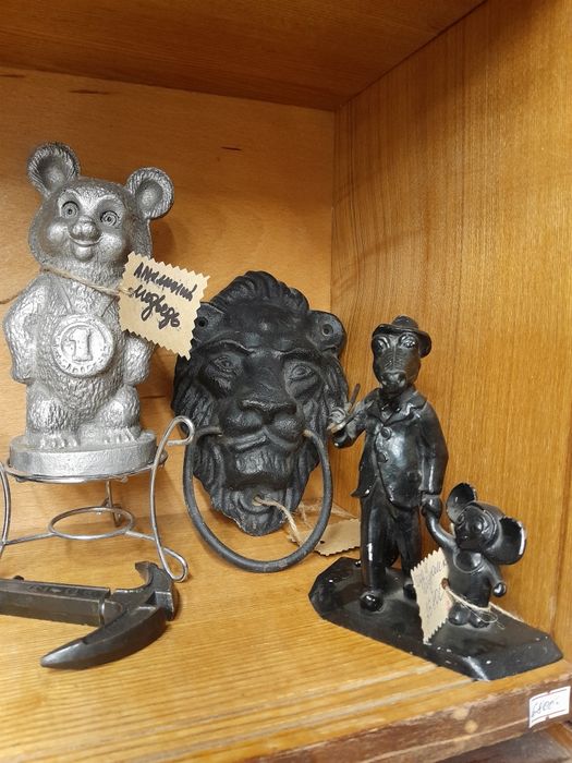 Статуэтки из чугуна,  силумина и др.