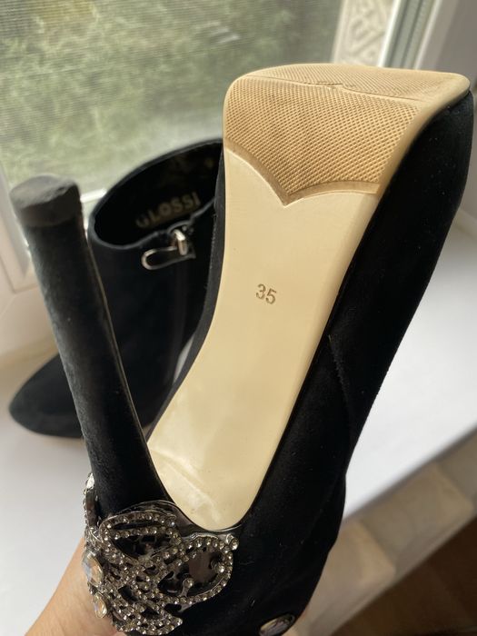 Замшевые ботильоны