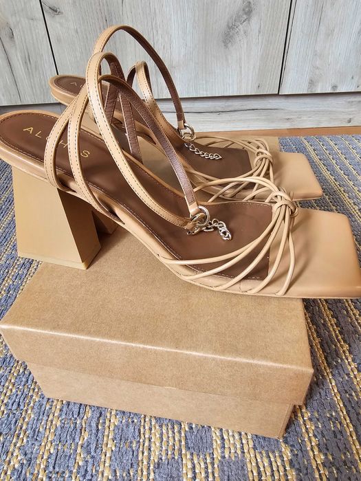 Кожени сандали Alohas