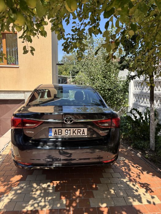 Vind Toyota Avenssis