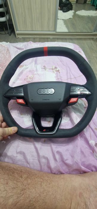 Нов кожен волан audi rs e-tron Alcantara