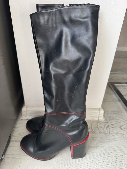 Уникални ботуши на Елиза