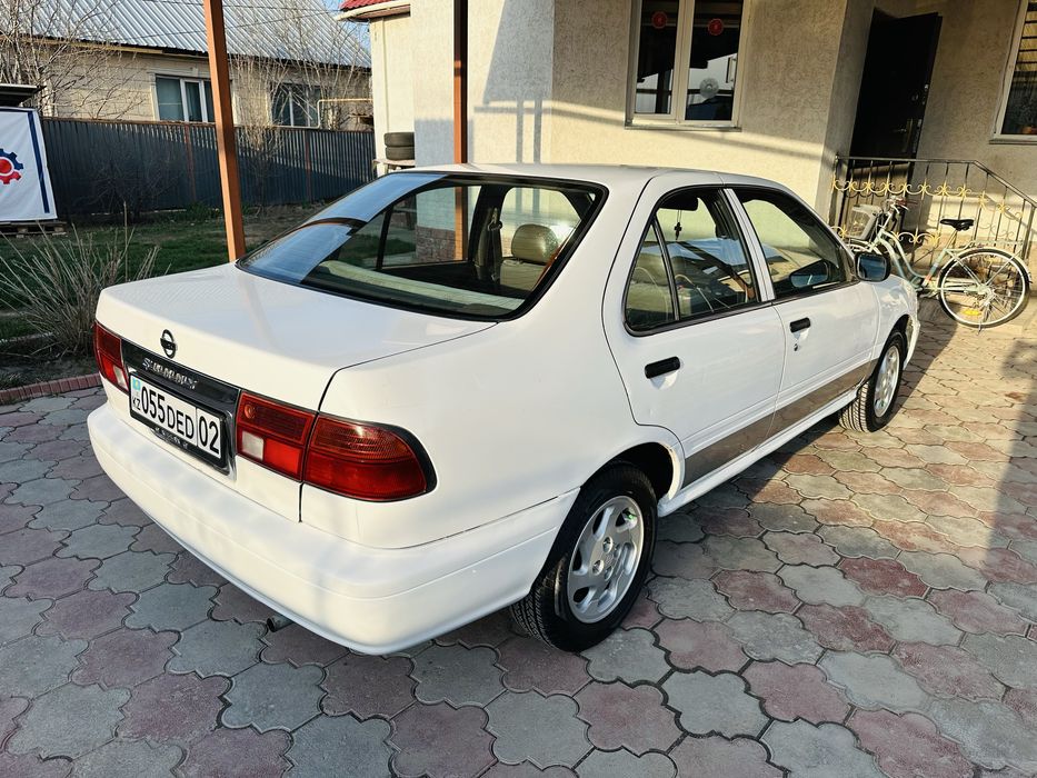Nissan Sunny B14.