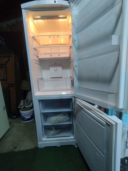 Продам холодильник