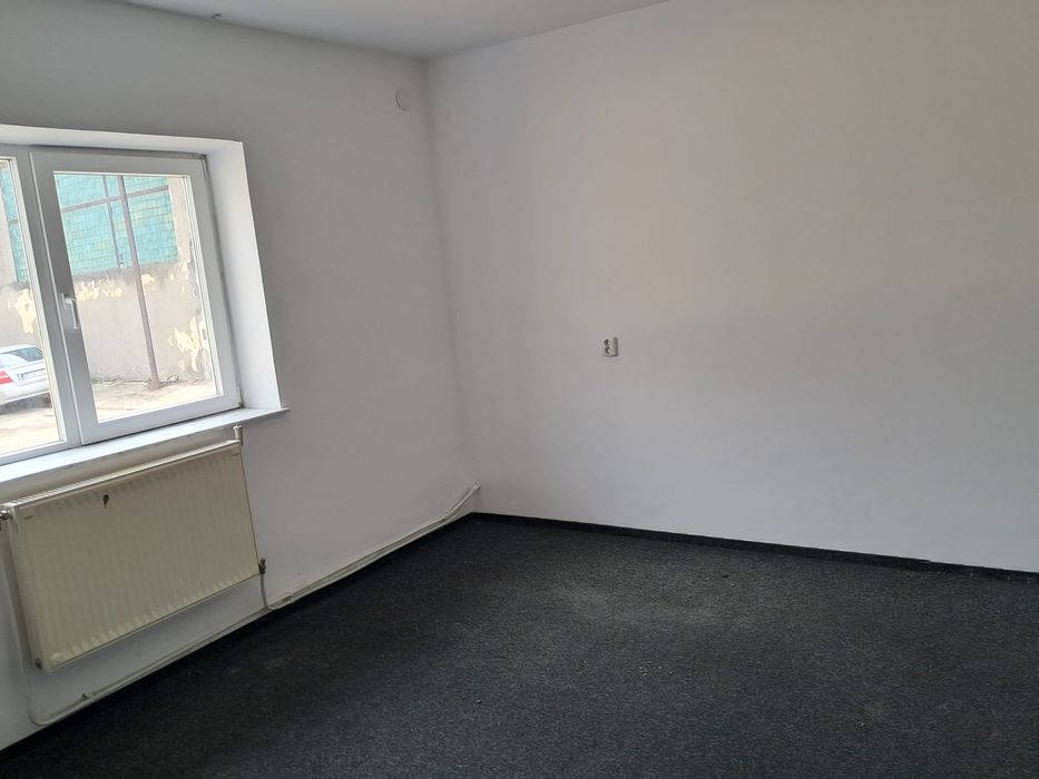 Inchiriem spatiu birou