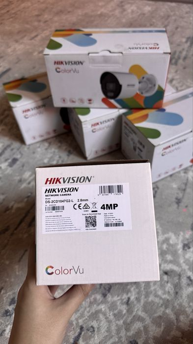 Новая камера Hikvision ColorVu 4MP в коробке