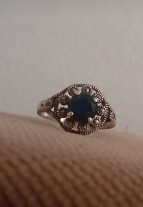 Inel.argint cu safir