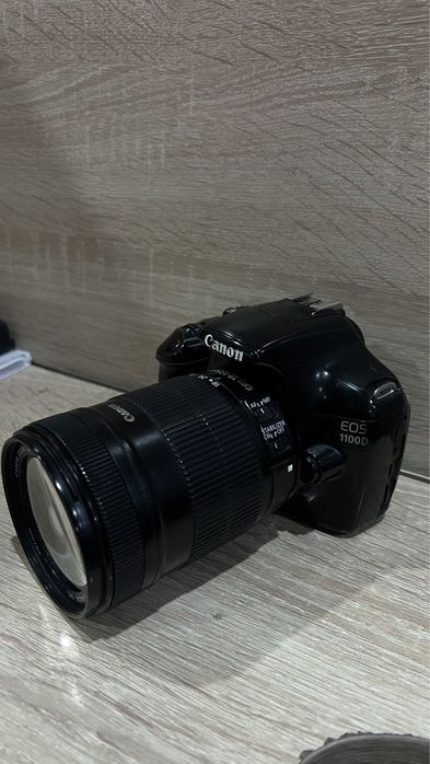 Canon 1100d с обьективом 18-135mm