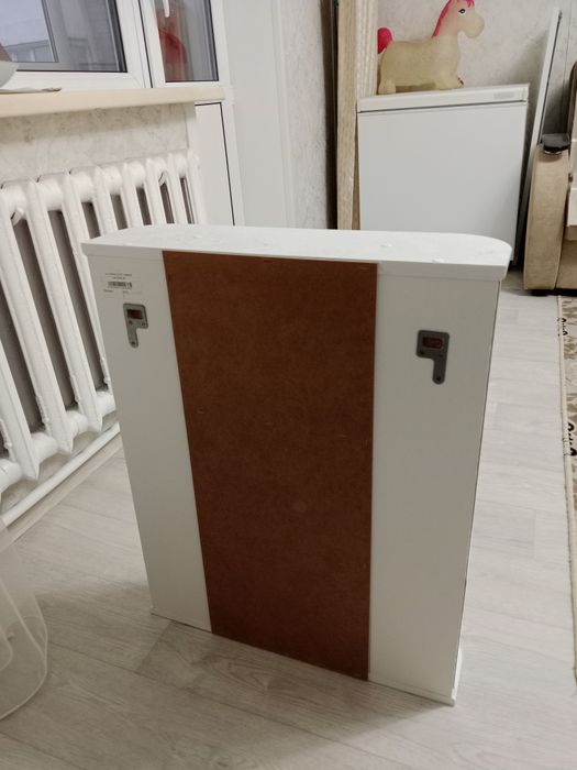 Продаю настенный шкаф