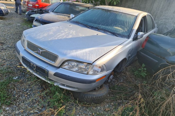 Bara spate Volvo S40 prima generatie (facelift)