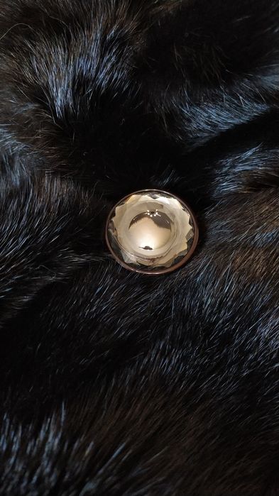 Продам норковую шубу