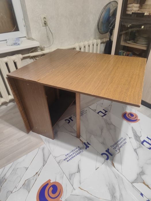 Стол книжка б/у срочно