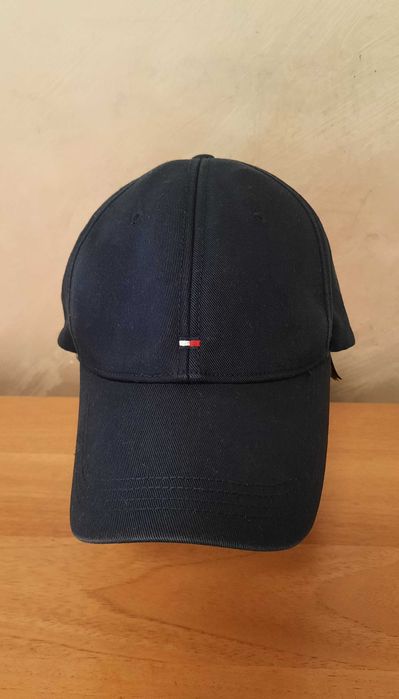 Tommy Hilfiger -Чисто Нова