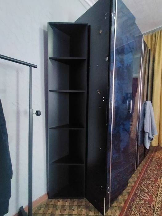 Срочно продам угловой пенал новый!