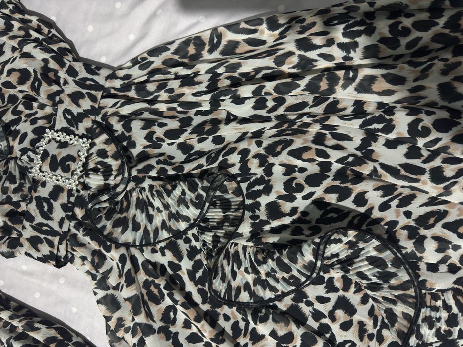 Продам платье новый. тигровка