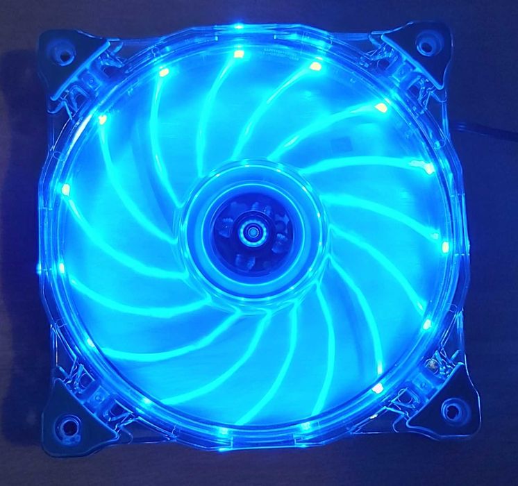 Vand ventilatoare DeepCool,ID-Coolig si Segotep led albastru si rosu