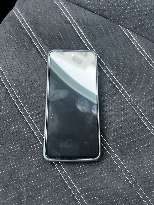 Продам мобильный телефон рабочий почти новый. REDMI