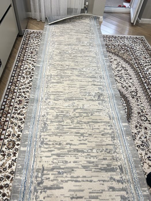 Продам ковер дорожку в идеальном состоянии