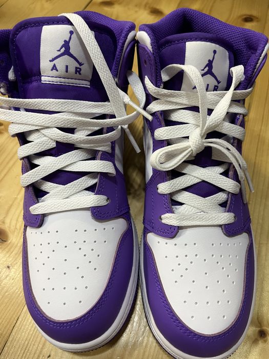 Jordan 1 Mid Purple