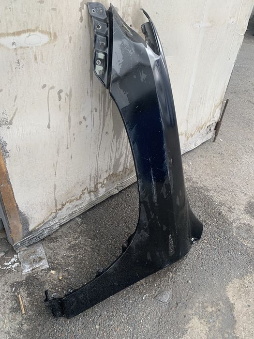 Крыло Lexys LX 570 переднее