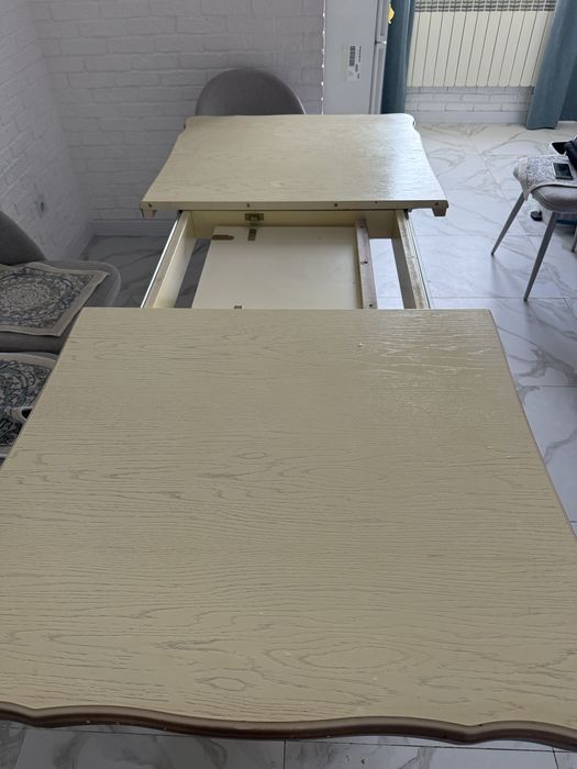 Продам деревянный стол