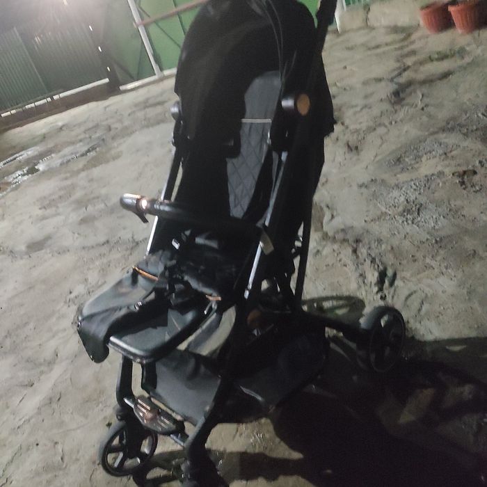 Продам прогулочную коляску