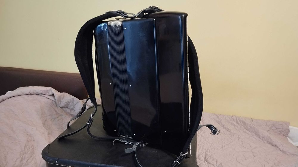 Акордеон Super Fias Stradella 120 баса професионален