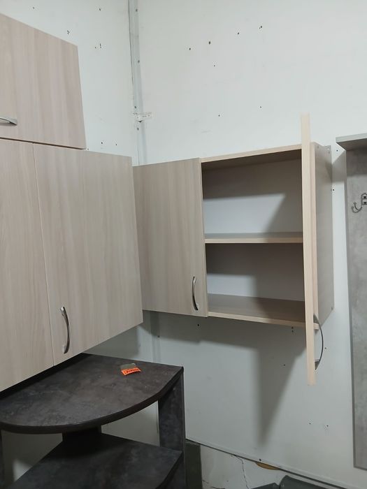 Шкафы для кухни, навесные.