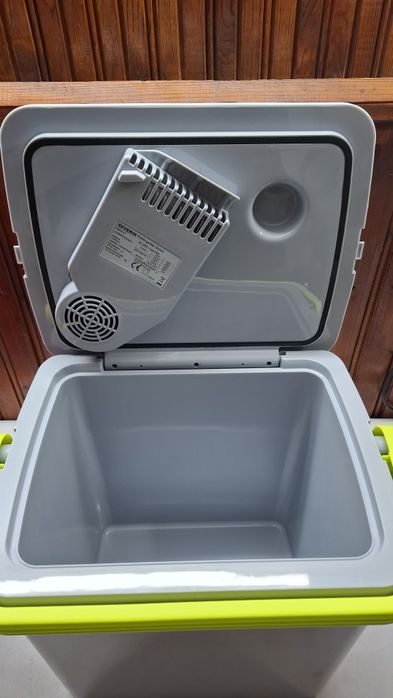 SEVERIN  Електрическа хладилна чанта 19л,охлаждане,затопляне,220v/12v.