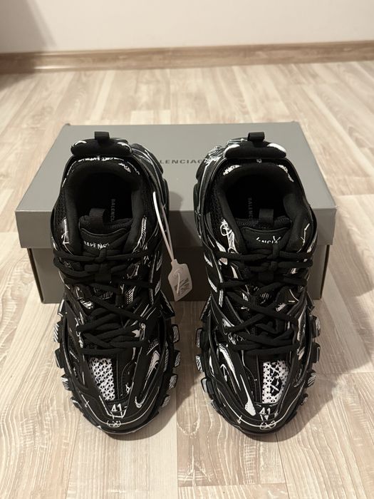 Titlu: Balenciaga Track Sneaker Graffiti Black/White