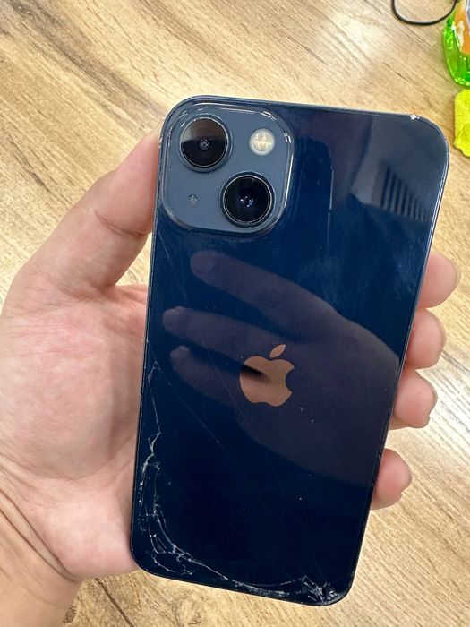 Продаю Iphone 13 на 128 gb