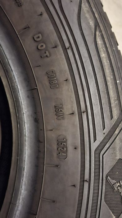 Всесезонна бусова гума  GoodYear 235 65 16С