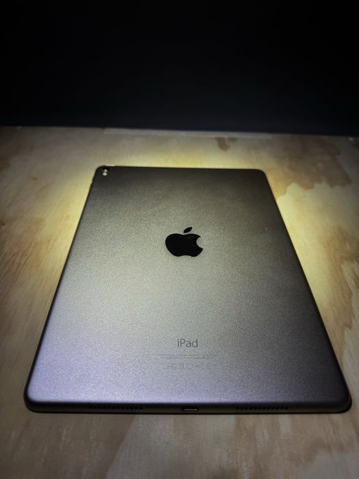 iPad Pro 9.7 Inch (2016) 32 GB + Apple Pencil Cadou