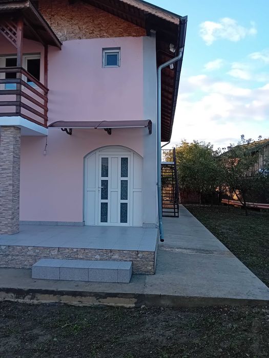 Casa de vanzare parter+mansarda