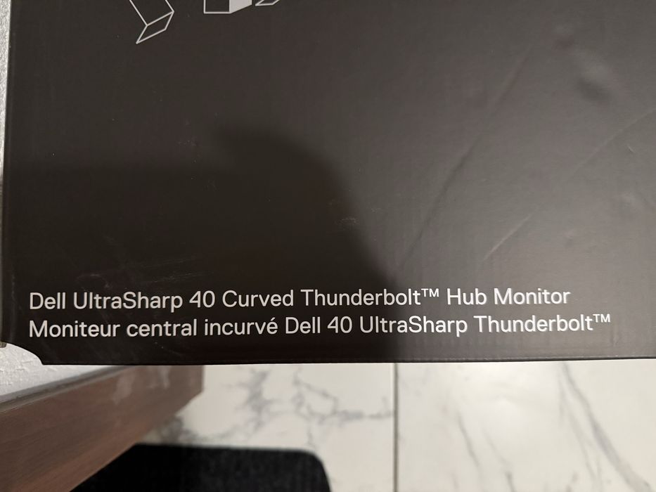 Dell UltraSharp U4025QW 40” 5K2K 120Hz – счупен дисплей / за части или ремонт