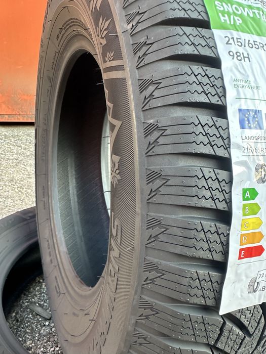 Нови Зимни Гуми LANDSPIDER SNOWTRAXX H/P 215/65R16 98H 2156516
