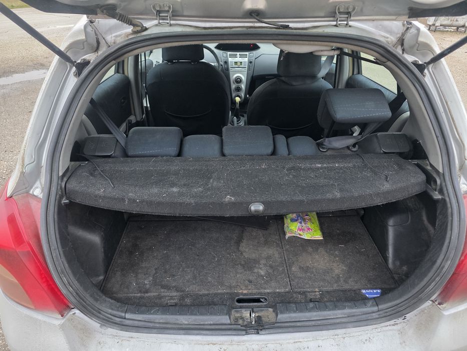 Toyota Yaris 1.3 на части