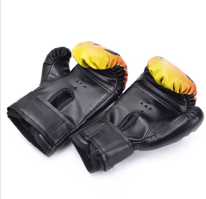 Детски боксови ръкавици и мечи лапи