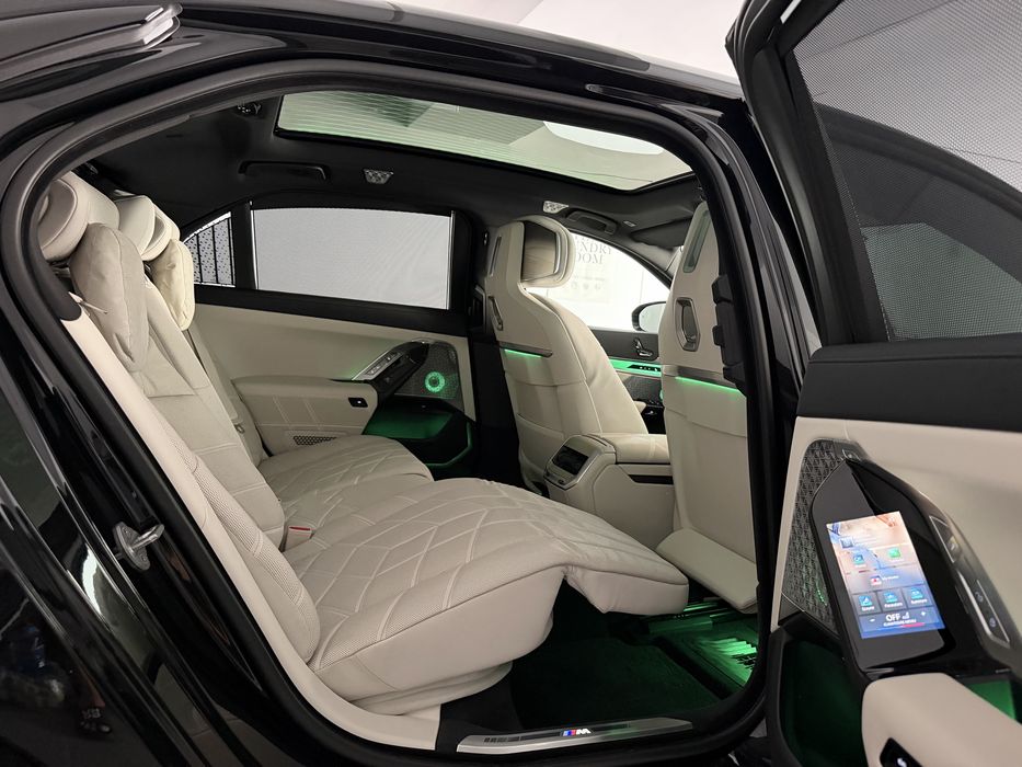 BMW 740 LD M PAKET PRO 2024 Indivdiual Sky-Lounge Uși-Electrice Swarovski Grila iluminată Primul Propietar
