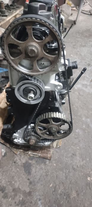 Продам двигатель 1.8 обем