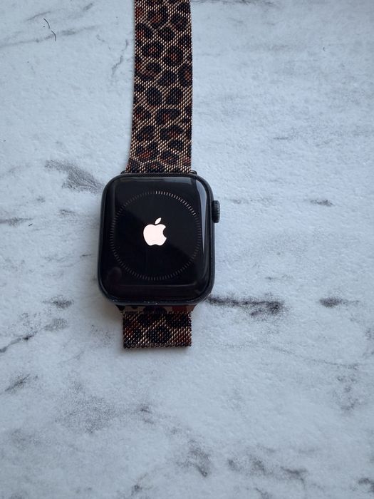 Apple Watch SE 2 44mm Cellular + GPS Black