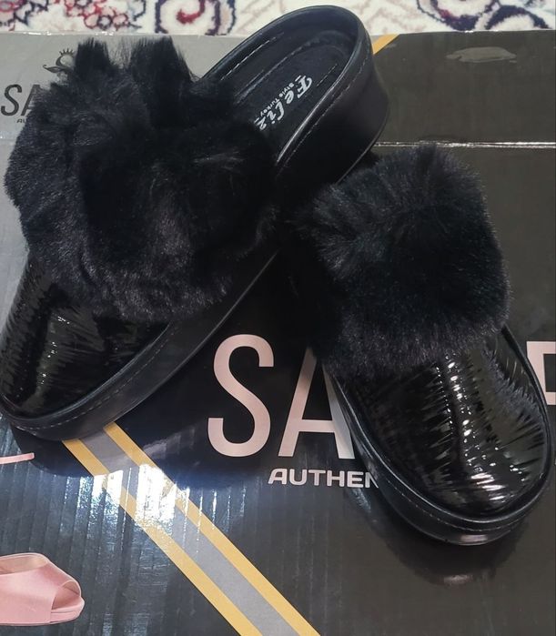 Xamyonbob narxlarda yangi oyoq kiyimlar sotiladi