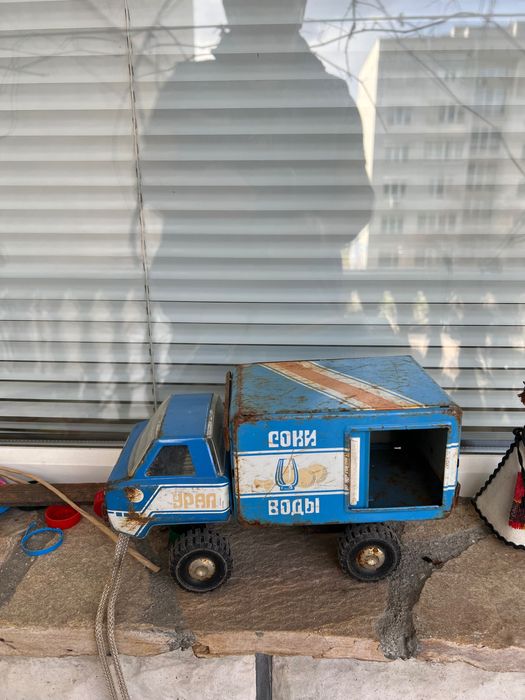 Метално руско камионче Урал